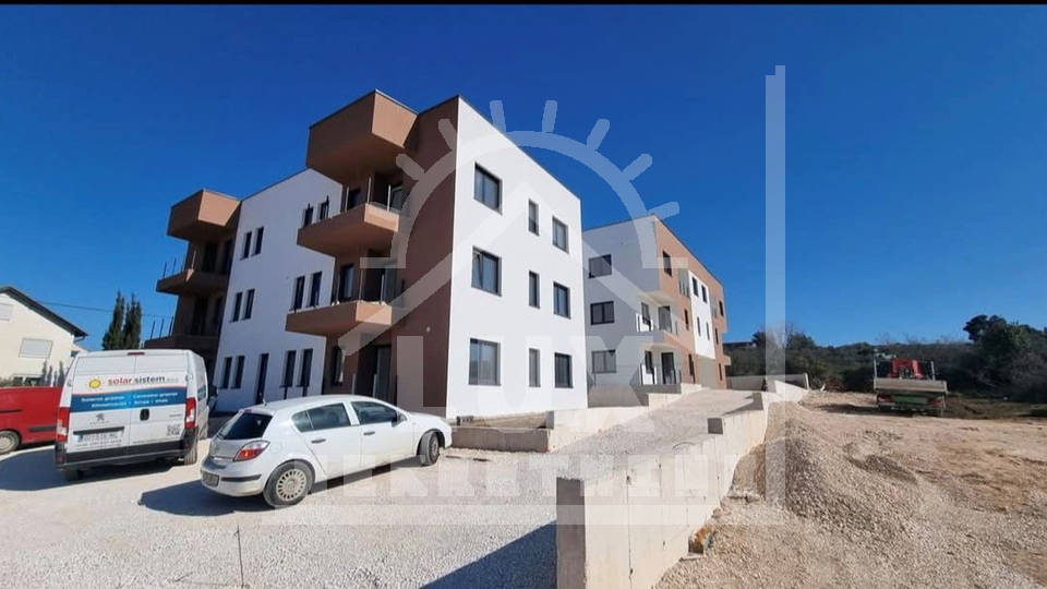 Die Wohnung im Erdgeschoss mit Garten, Zadar, Plovanija, Neubau