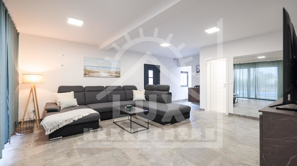 Samostoje&cacute;a vila s bazenom&comma; Vir &lpar;Velika Slatina&rpar; 150 metara od mora