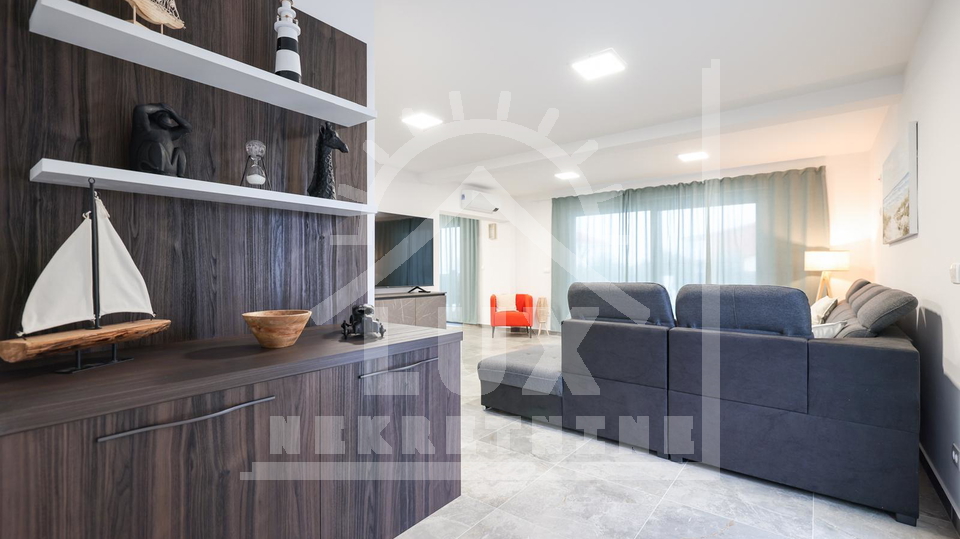 Samostoje&cacute;a vila s bazenom&comma; Vir &lpar;Velika Slatina&rpar; 150 metara od mora