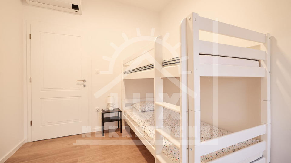 Samostoje&cacute;a vila s bazenom&comma; Vir &lpar;Velika Slatina&rpar; 150 metara od mora