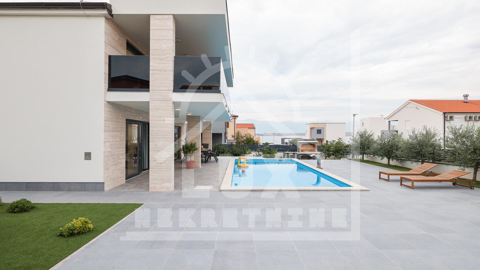 Samostoje&cacute;a vila s bazenom&comma; Vir &lpar;Velika Slatina&rpar; 150 metara od mora