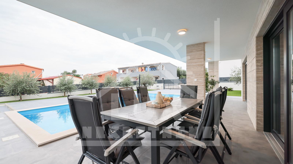 Samostoje&cacute;a vila s bazenom&comma; Vir &lpar;Velika Slatina&rpar; 150 metara od mora