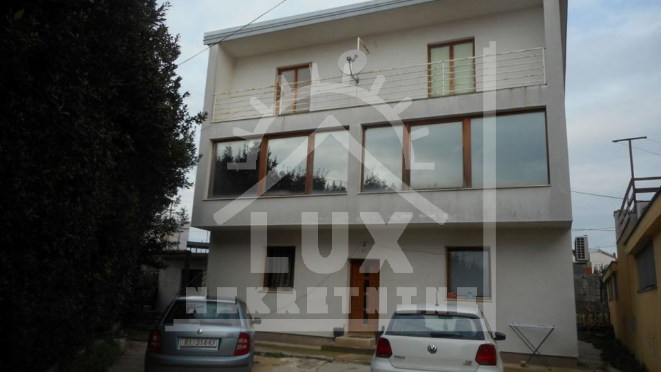 Detached house, two-story building with four residential units, Zadar, Maslina/Melada