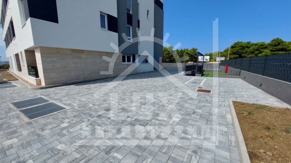 Two- and three-room apartments with galleries, Zadar, Vidikovac, new building, sea view