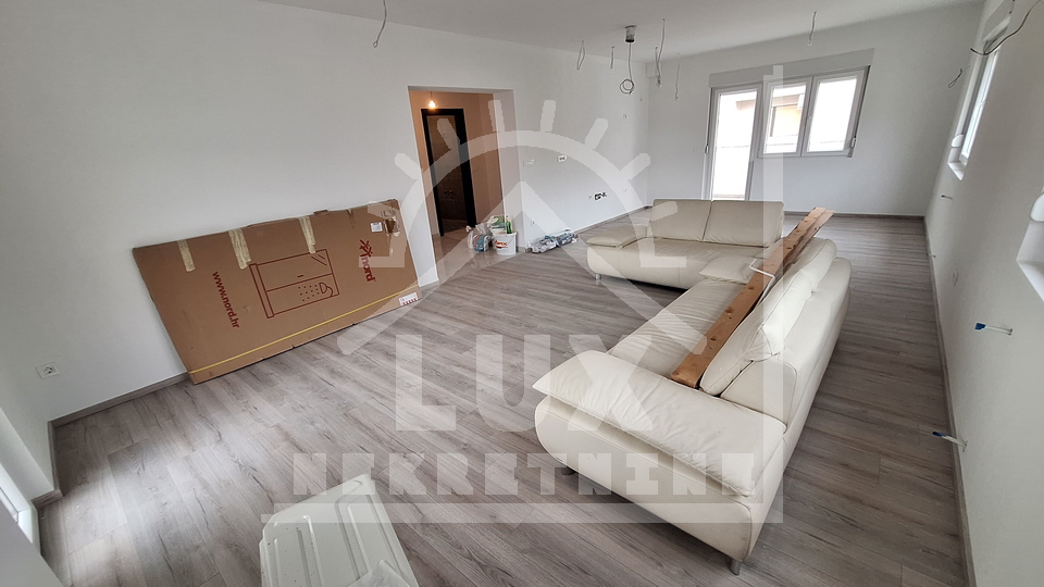 Renovated apartment in a house, two bedrooms, Zadar, Borik