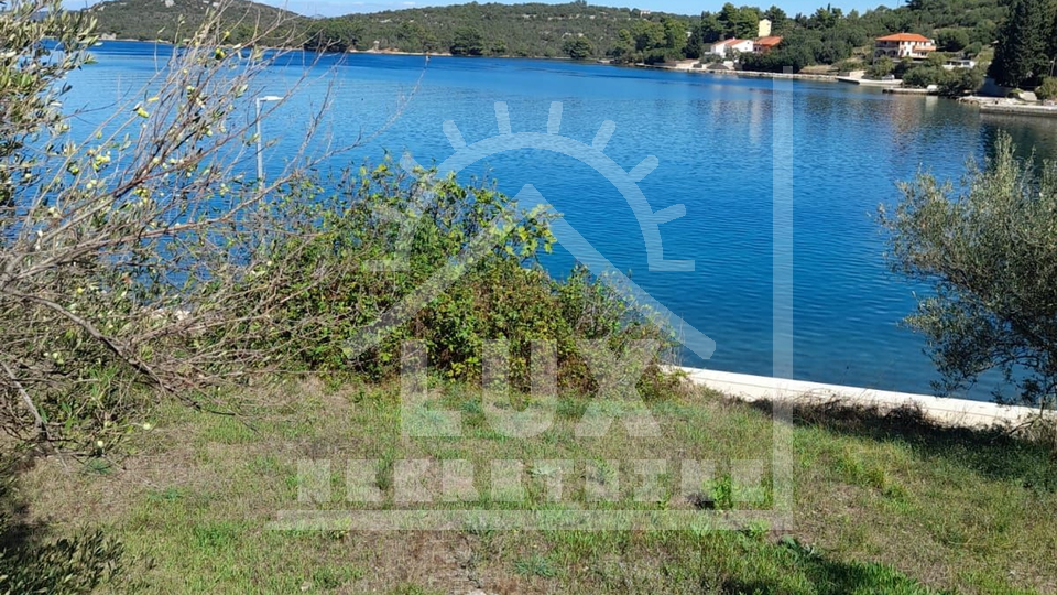 Construction land 892 m2, 1st row to the sea, Luka (Dugi otok)