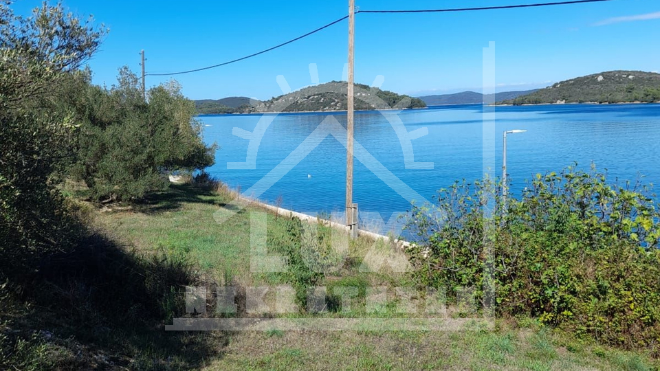 Construction land 892 m2, 1st row to the sea, Luka (Dugi otok)