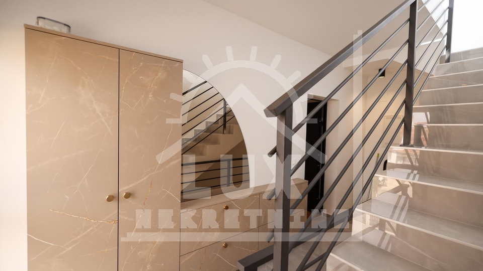 Three-room penthouse with roof terrace, Zadar (Stanovi) NEW CONSTRUCTION