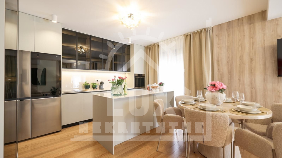 Trosoban penthouse s krovnom terasom, Zadar (Stanovi) NOVOGRADNJA