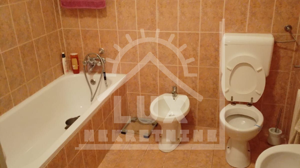 Detached house, two-story building, pov. 260 m2, Podgradina near Novigrad