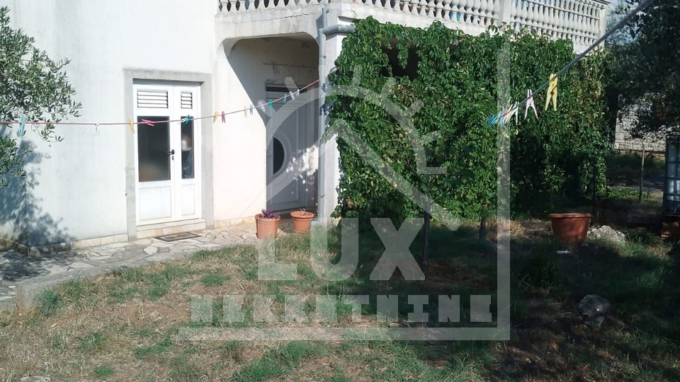 Detached house, two-story building, pov. 260 m2, Podgradina near Novigrad