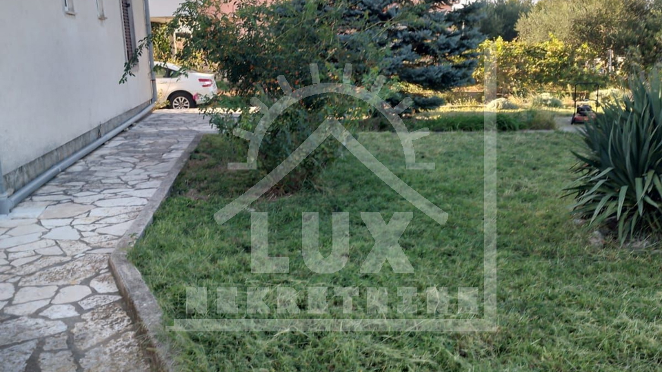 Detached house, two-story building, pov. 260 m2, Podgradina near Novigrad