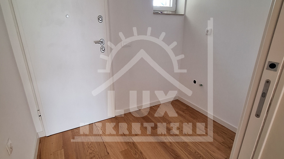 Apartma v dveh etažah, z vrtom in garažo, Zadar (Novi Bokanjac), NOVOGRADNJA