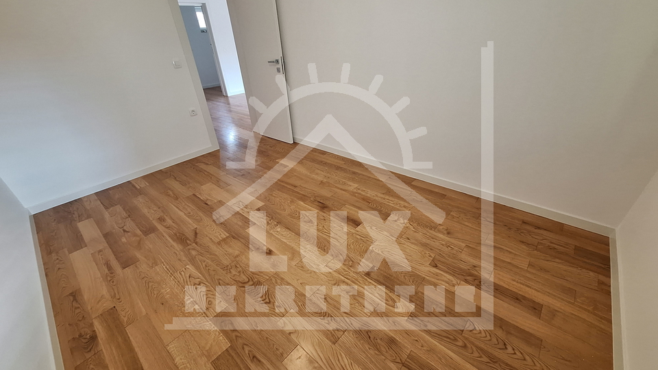 Apartma v dveh etažah, z vrtom in garažo, Zadar (Novi Bokanjac), NOVOGRADNJA