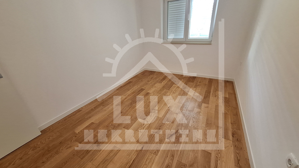 Apartma v dveh etažah, z vrtom in garažo, Zadar (Novi Bokanjac), NOVOGRADNJA