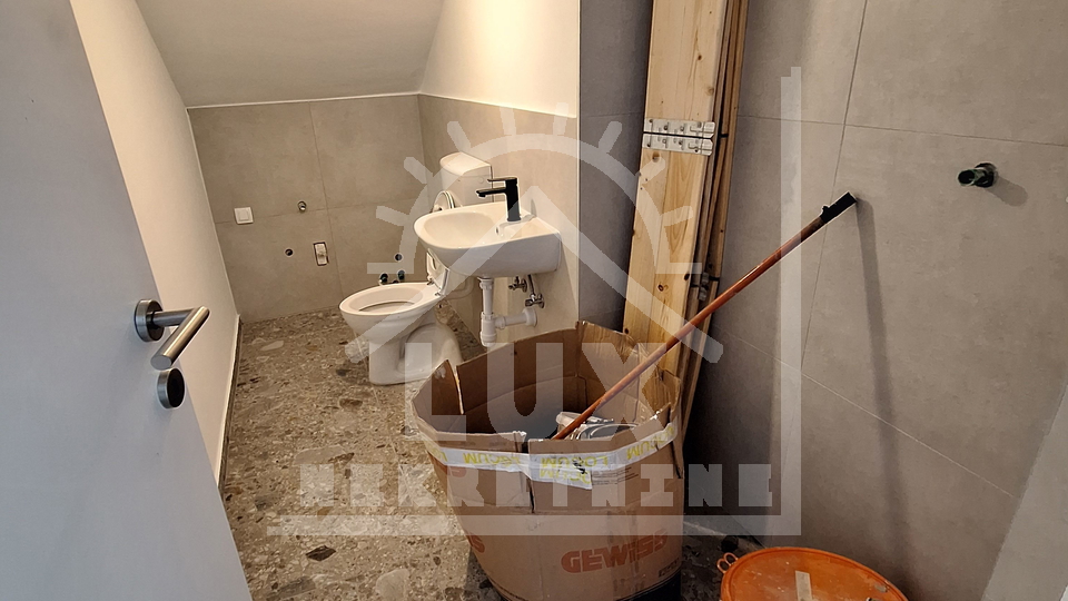 Apartma v dveh etažah, z vrtom in garažo, Zadar (Novi Bokanjac), NOVOGRADNJA