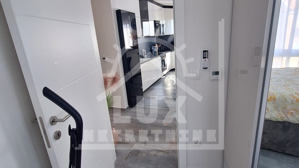 Luxuriously decorated two-room apartment with a roof terrace, Zadar (Plovanija) NEW CONSTRUCTION