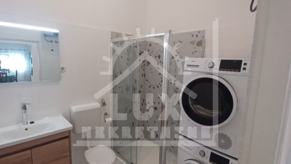 Renovierte Zweizimmerwohnung 89,36 m2, zwei Schlafzimmer, Zadar (Novi Bokanjac)