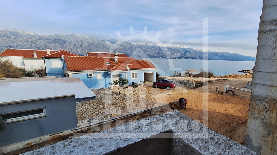 Two-bedroom apartment with garden in NEW BUILDING, Ražanac, 60 meters from the sea