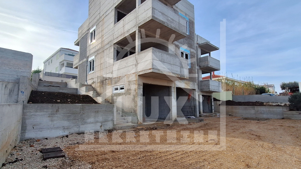 Two-room apartment on the 1st floor in NEW BUILDING with a roof terrace, Ražanac, 60 meters from the sea