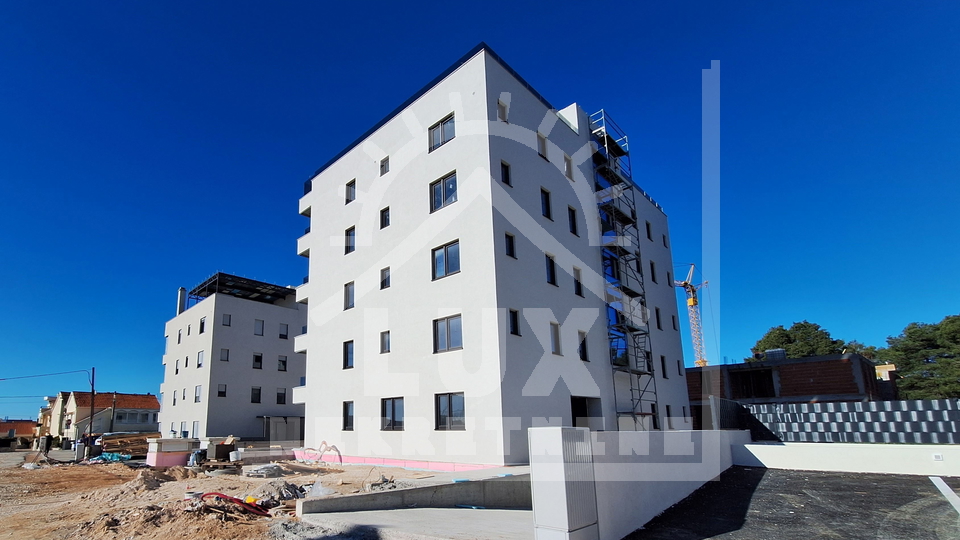 Penthouse with gallery and roof terrace, Zadar, Vidikovac, new building