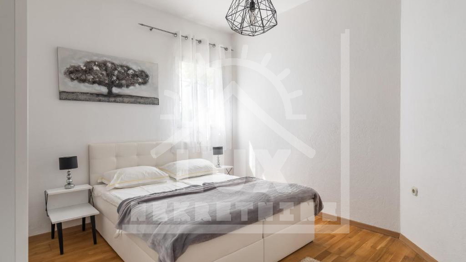 House&comma; 340 m2&comma; For Sale&comma; Sutivan