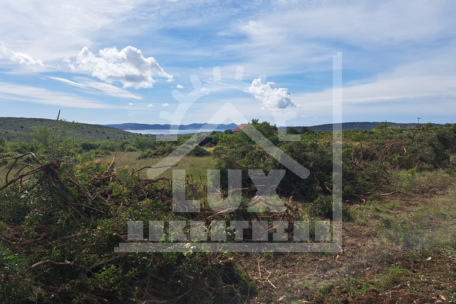 Građevinsko zemljište pov. 660 m2 s pogledom na more, Debeljak nedaleko Zadra