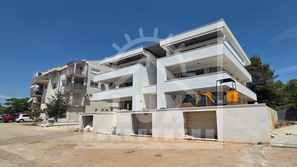 Luksuzen trisobni penthouse s strešno teraso, Diklo, NOVOGRADNJA