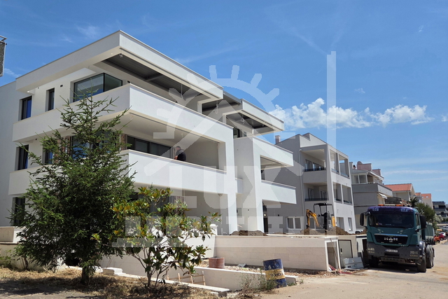 Luxurious three-room apartment on the ground floor with a garden, Diklo, NEW BUILDING