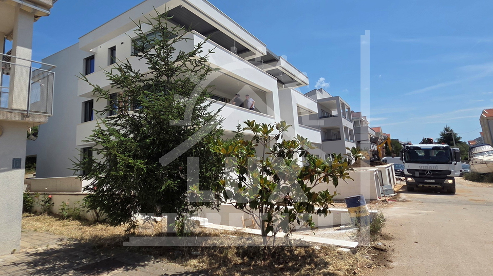Luksuzen trisobni penthouse s strešno teraso, Diklo, NOVOGRADNJA