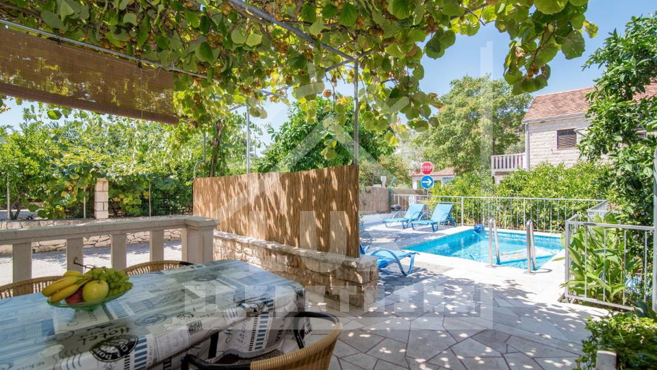 House&comma; 340 m2&comma; For Sale&comma; Sutivan