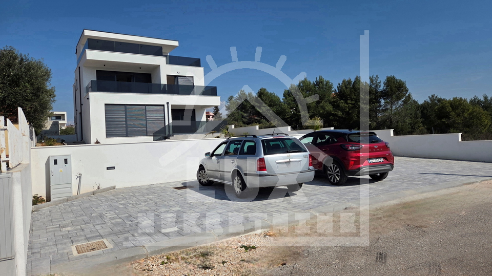 Luxury villa with swimming pool&comma; SEA VIEW&comma; ZADAR &lpar;Plo&ccaron;e&rpar;