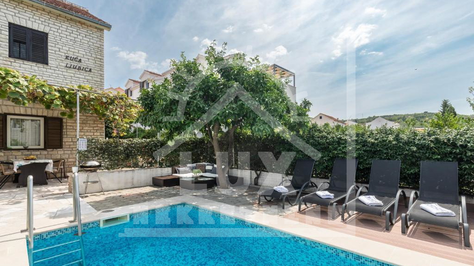 House&comma; 340 m2&comma; For Sale&comma; Sutivan