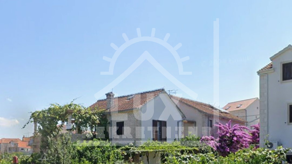 House&comma; 340 m2&comma; For Sale&comma; Sutivan