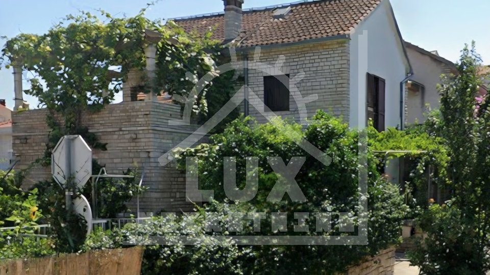 House&comma; 340 m2&comma; For Sale&comma; Sutivan