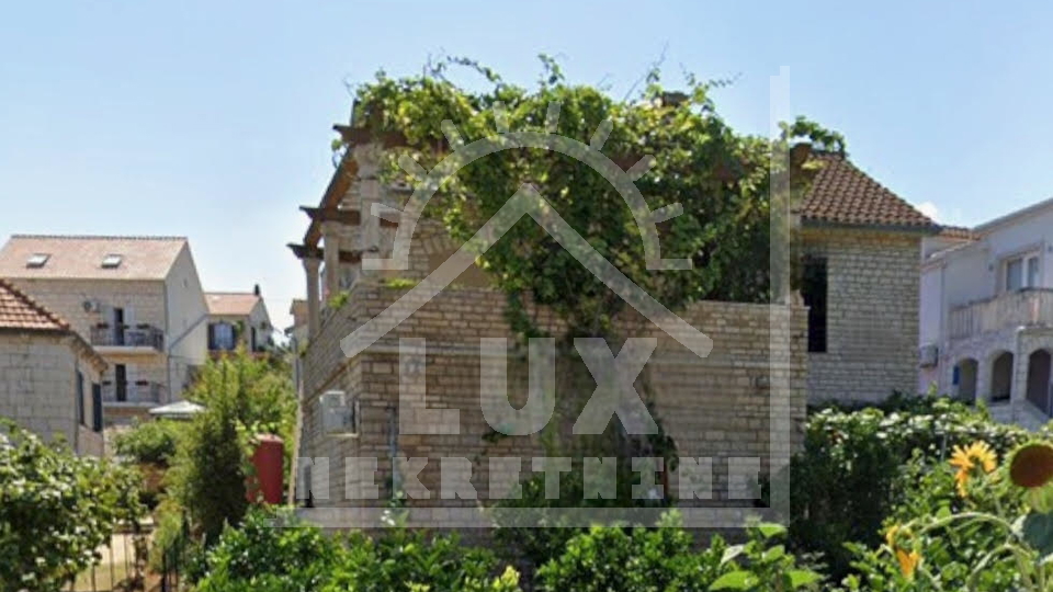 House&comma; 340 m2&comma; For Sale&comma; Sutivan