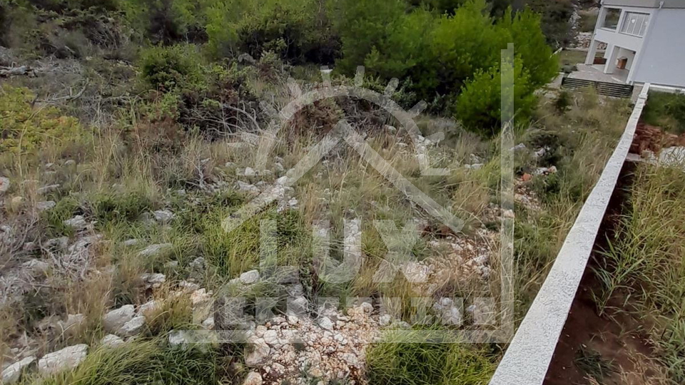 Gra&dstrok;evinsko zemlji&scaron;te 100 metara od mora&comma; Novigrad nedaleko Zadra