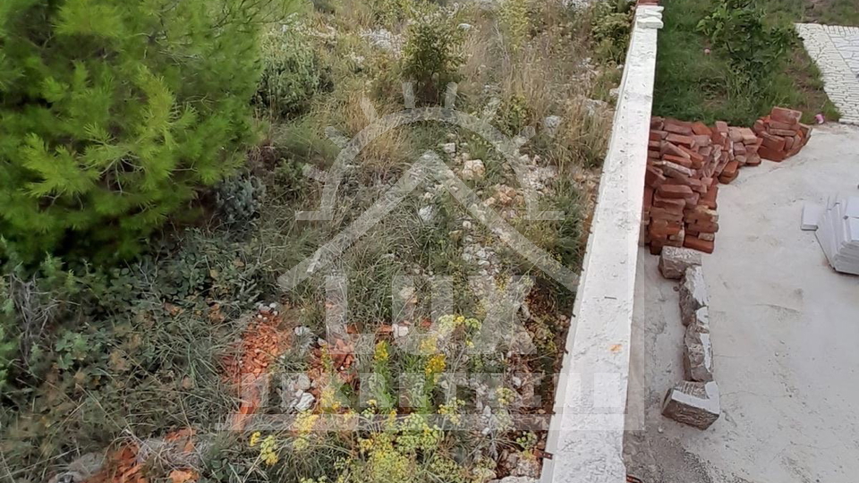 Gra&dstrok;evinsko zemlji&scaron;te 100 metara od mora&comma; Novigrad nedaleko Zadra