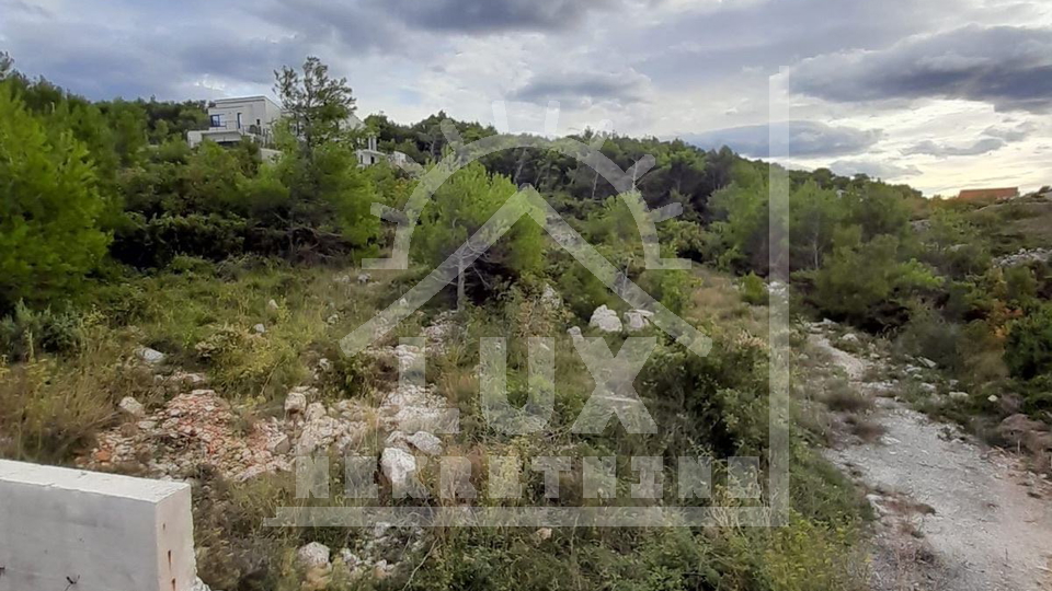 Gra&dstrok;evinsko zemlji&scaron;te 100 metara od mora&comma; Novigrad nedaleko Zadra