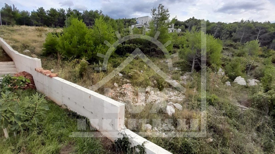 Gra&dstrok;evinsko zemlji&scaron;te 100 metara od mora&comma; Novigrad nedaleko Zadra