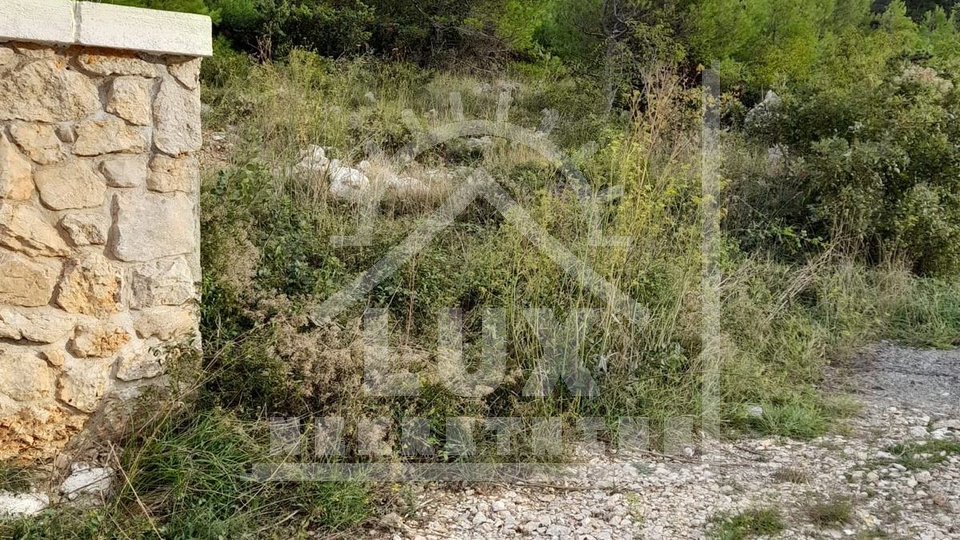 Gra&dstrok;evinsko zemlji&scaron;te 100 metara od mora&comma; Novigrad nedaleko Zadra