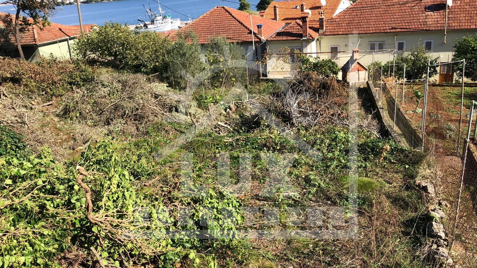 Building land 426 m2, Kali (Ugljan island), 120 meters from the sea