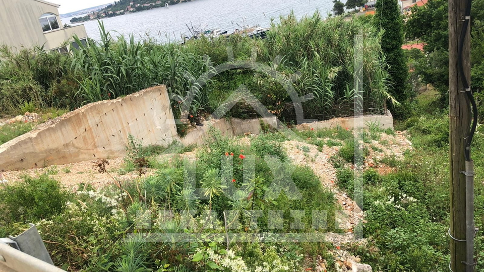 Building land 426 m2, Kali (Ugljan island), 120 meters from the sea