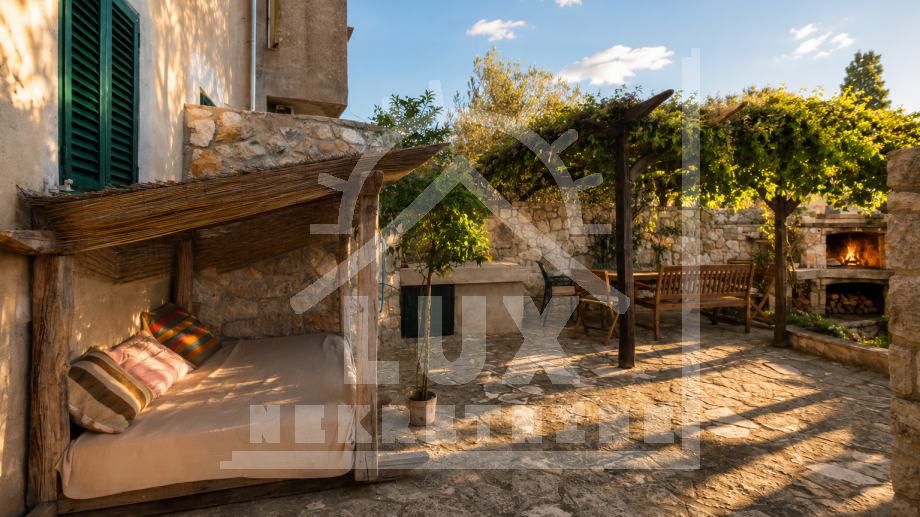 House&comma; 180 m2&comma; For Sale&comma; Zadar-okolica - Veli I&zcaron;