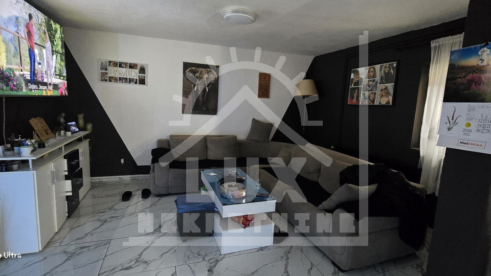 Hi&scaron;a&comma; 250 m2&comma; Prodaja&comma; Benkovac - Donji Karin