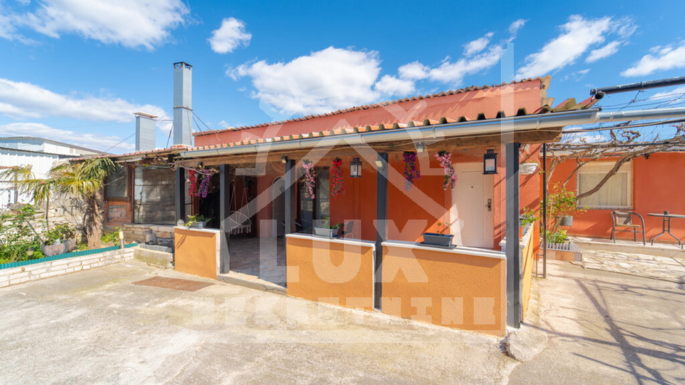 Hi&scaron;a&comma; 250 m2&comma; Prodaja&comma; Benkovac - Donji Karin