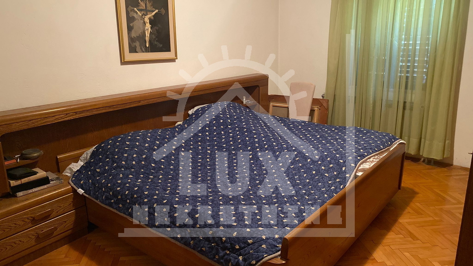 House&comma; 340 m2&comma; For Sale&comma; Sutivan