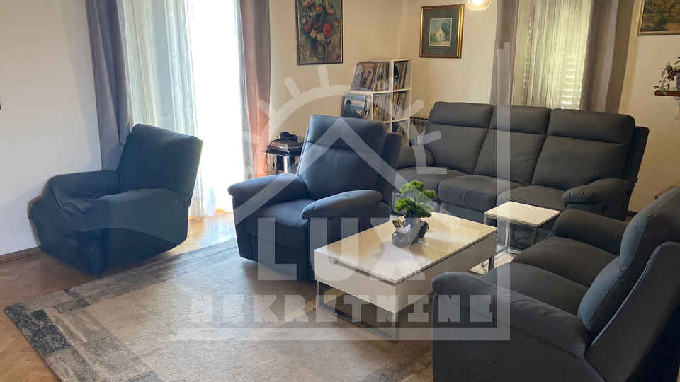 House&comma; 340 m2&comma; For Sale&comma; Sutivan