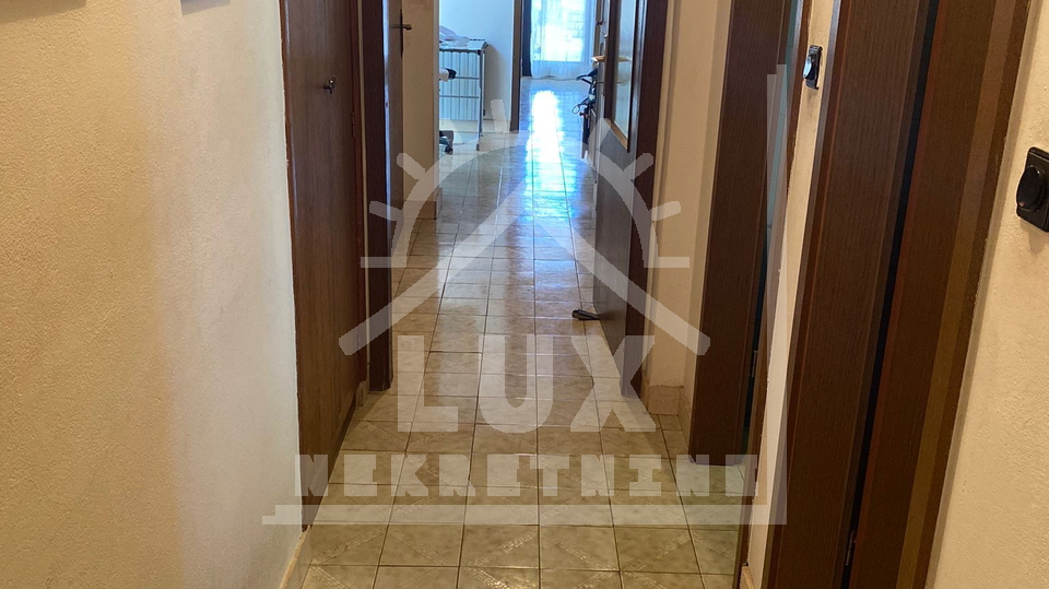 House&comma; 340 m2&comma; For Sale&comma; Sutivan