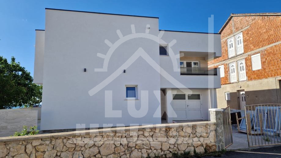House&comma; 170 m2&comma; For Sale&comma; Vrsi